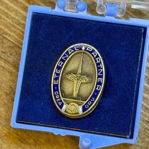 OREA ORU Eternal Partner Aviation Collectible Pin in Blue Display Case